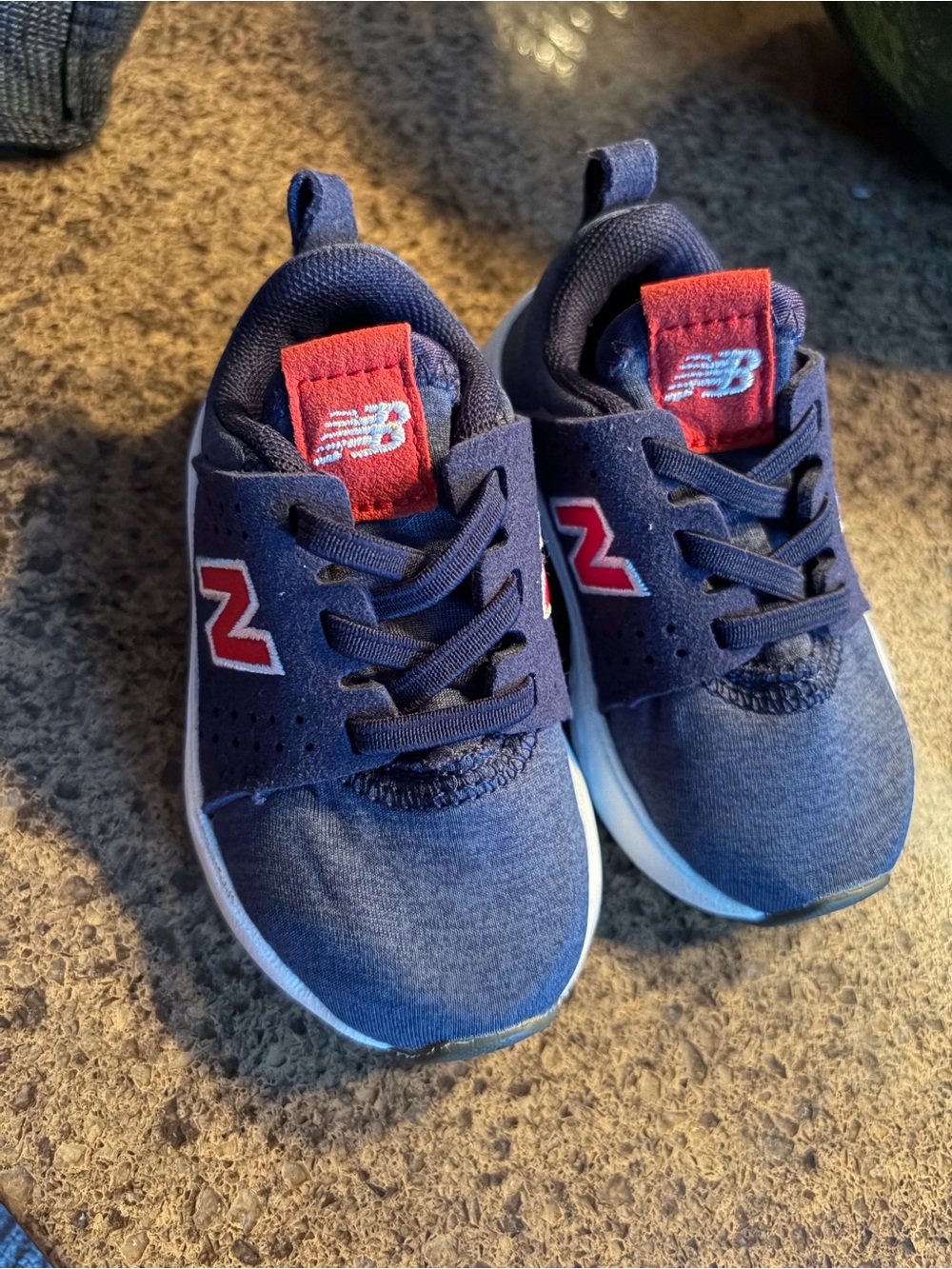 New Balance | Infant Boy Navy Blue & Red Sneakers | Size 4 Infant - Picture 6 of 6